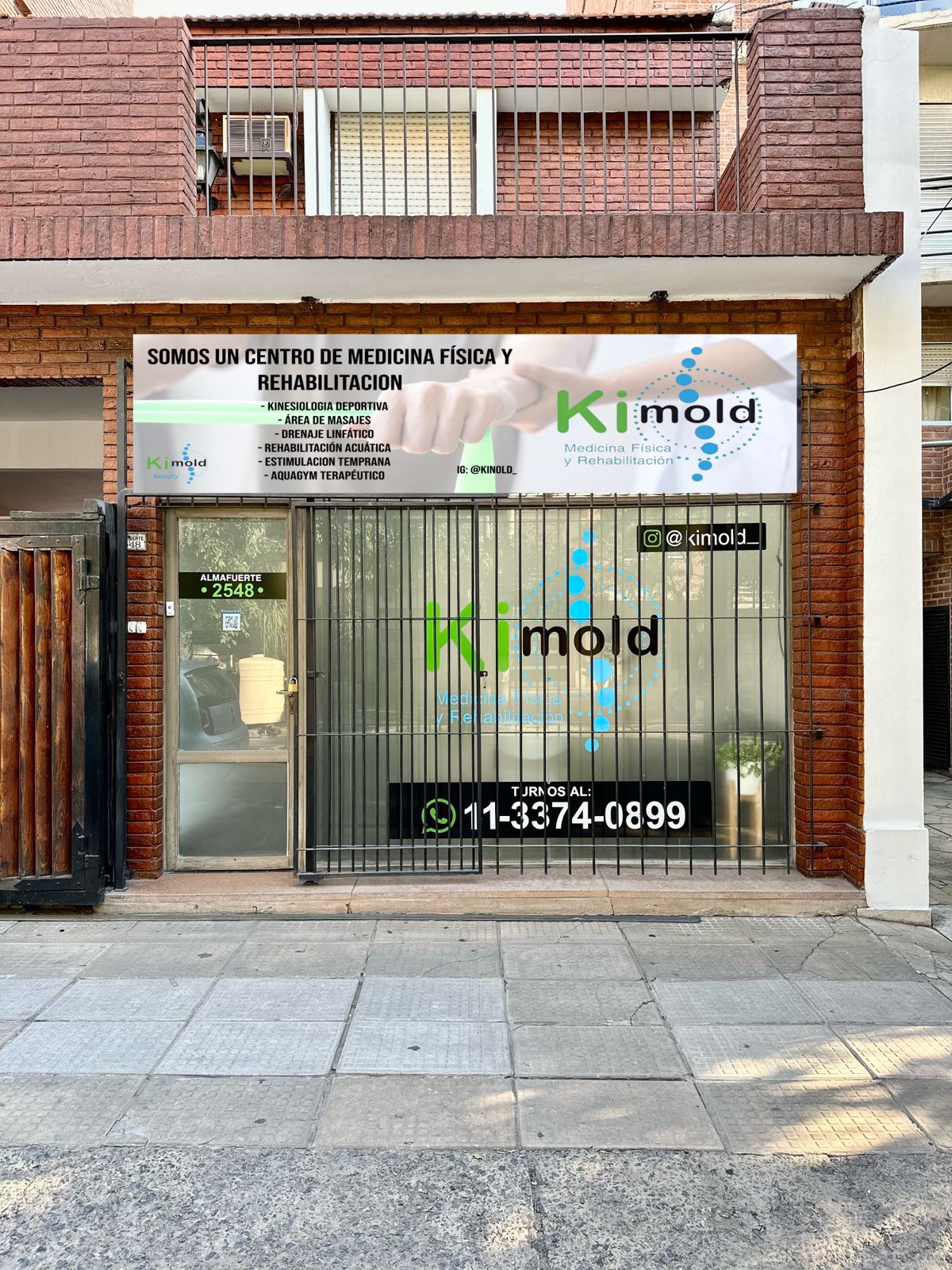 Fachada del centro Kimold en Castelar